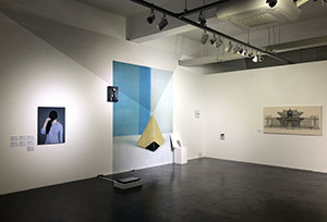 프리뷰전썸네일-300x204