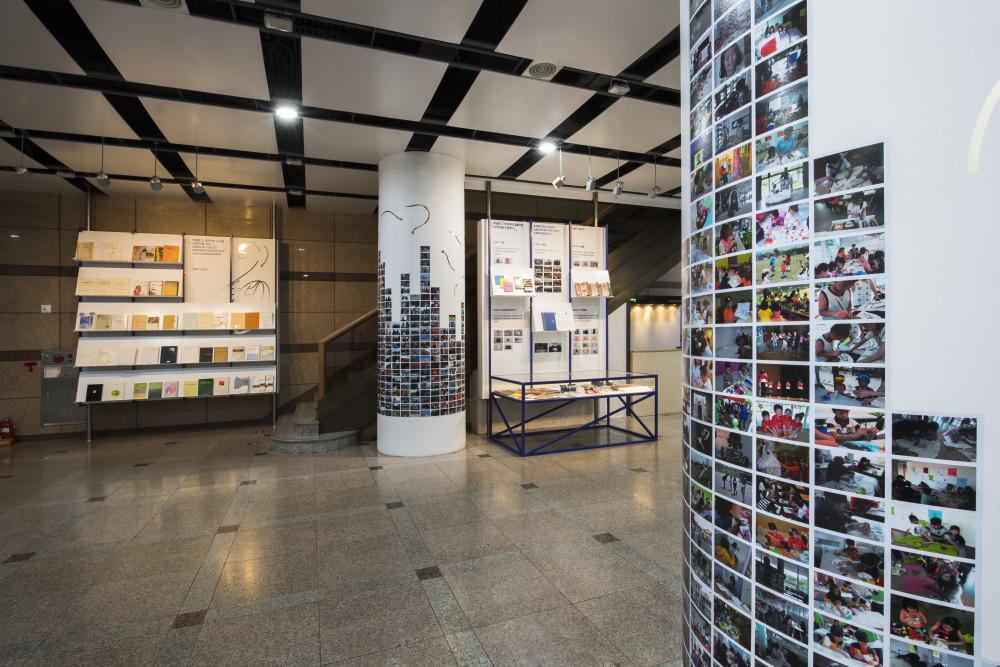 아날로그 : 아카이브 도서들 이미지입니다